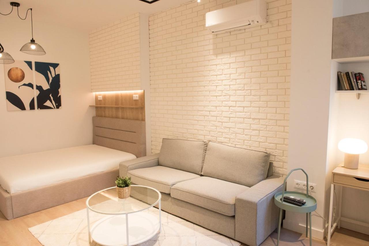Top Center Designer Studio Apartment โซเฟีย ภายนอก รูปภาพ